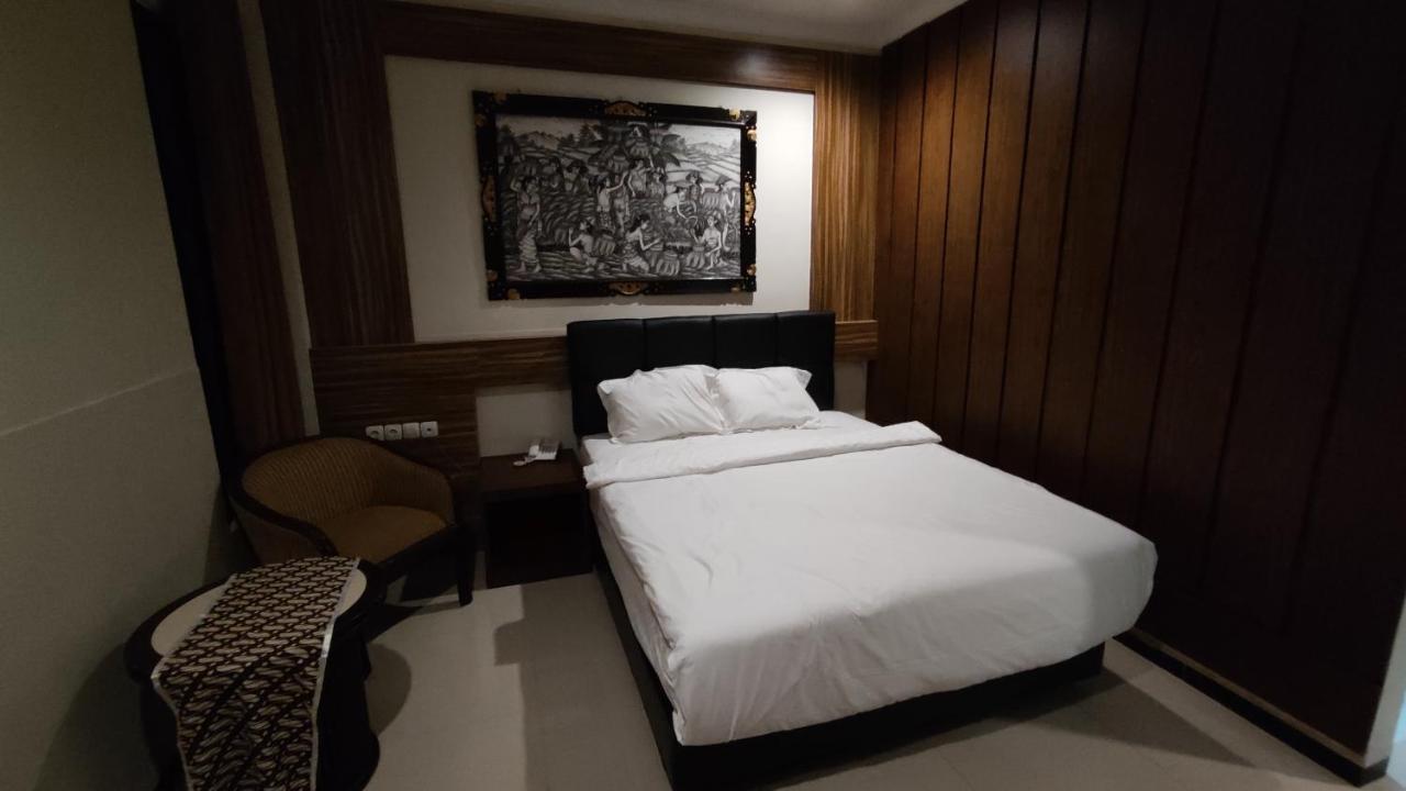 Mirabell Hotel & Convention Hall Malang Eksteriør bilde