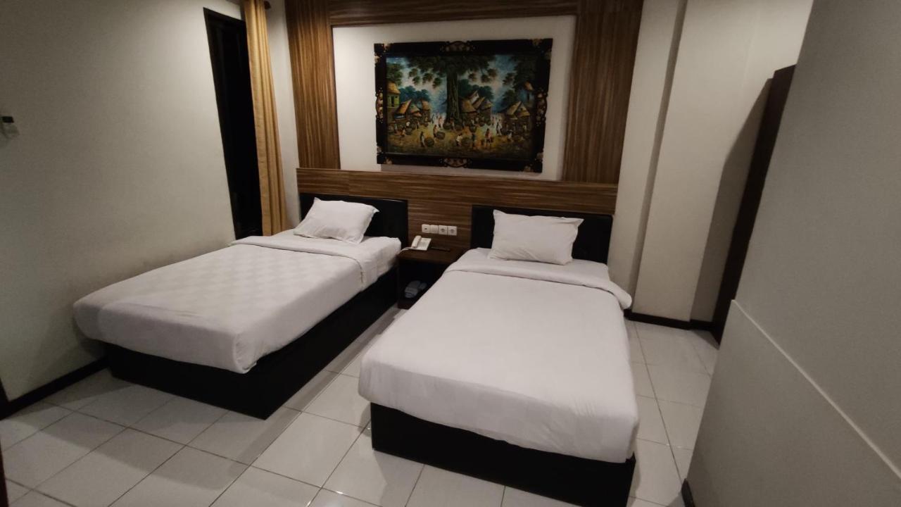 Mirabell Hotel & Convention Hall Malang Eksteriør bilde