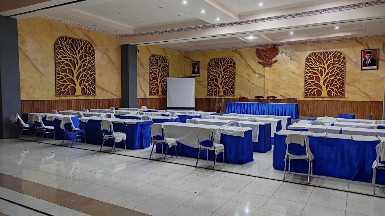 Mirabell Hotel & Convention Hall Malang Eksteriør bilde